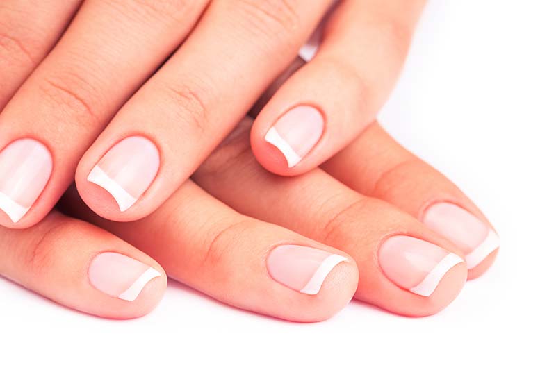 Comment prendre soin de la peau autour des ongles?