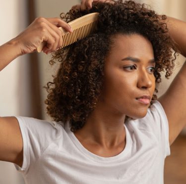 5-erreurs-sabotent-cheveux-boucles