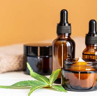 Les avantages de l’utilisation des huiles essentielles pour votre beauté Les avantages de l'utilisation des huiles essentielles pour votre beauté