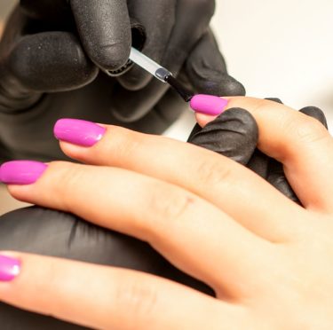 manucure-semi-permanente-a-domicile