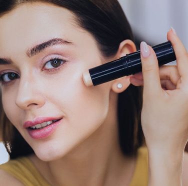 Maquillage Débutant : Les Outils Essentiels pour Bien Commencer