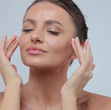 Soin Visage : Combien de Temps pour Voir les Résultats ?